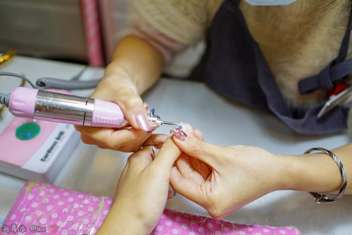 高雄美甲 過年指尖換新衣!雕花蕾絲 紅色x金色 高雄嵐公主美甲鳳山店新開幕13.jpg 高雄美甲 過年指尖換新衣!雕花蕾絲 紅色x金色 高雄嵐公主美甲鳳山店新開幕13.jpg