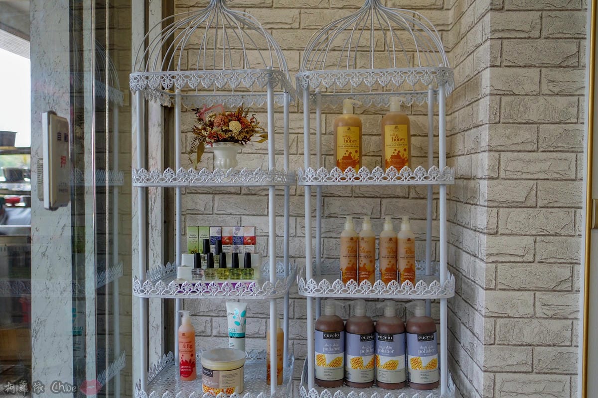 高雄美甲 過年指尖換新衣!雕花蕾絲 紅色x金色 高雄嵐公主美甲鳳山店新開幕9.jpg 高雄美甲 過年指尖換新衣!雕花蕾絲 紅色x金色 高雄嵐公主美甲鳳山店新開幕9.jpg