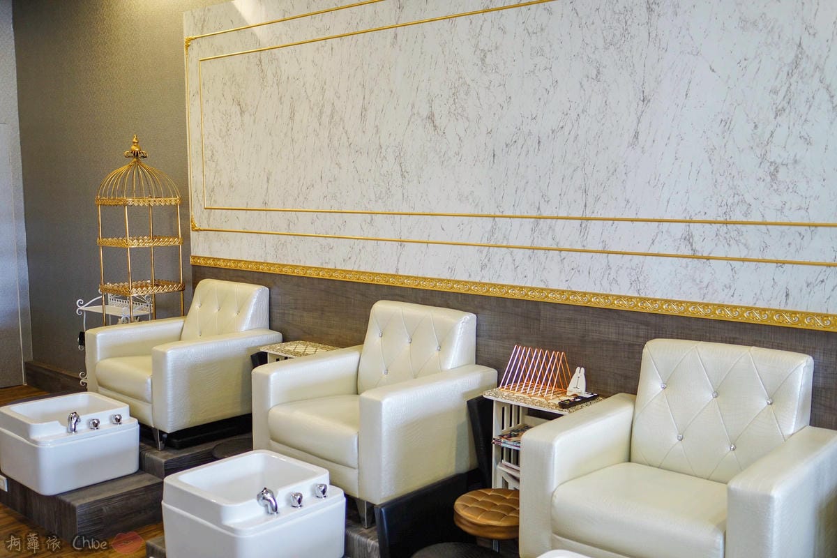 高雄美甲 過年指尖換新衣!雕花蕾絲 紅色x金色 高雄嵐公主美甲鳳山店新開幕5.jpg 高雄美甲 過年指尖換新衣!雕花蕾絲 紅色x金色 高雄嵐公主美甲鳳山店新開幕5.jpg