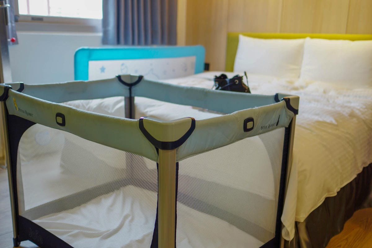 台中草悟道住宿　綠宿行旅Green Hotel　環保旅店榮獲三星級　LED心之光牆放煙火親子互動更有趣４０.jpg