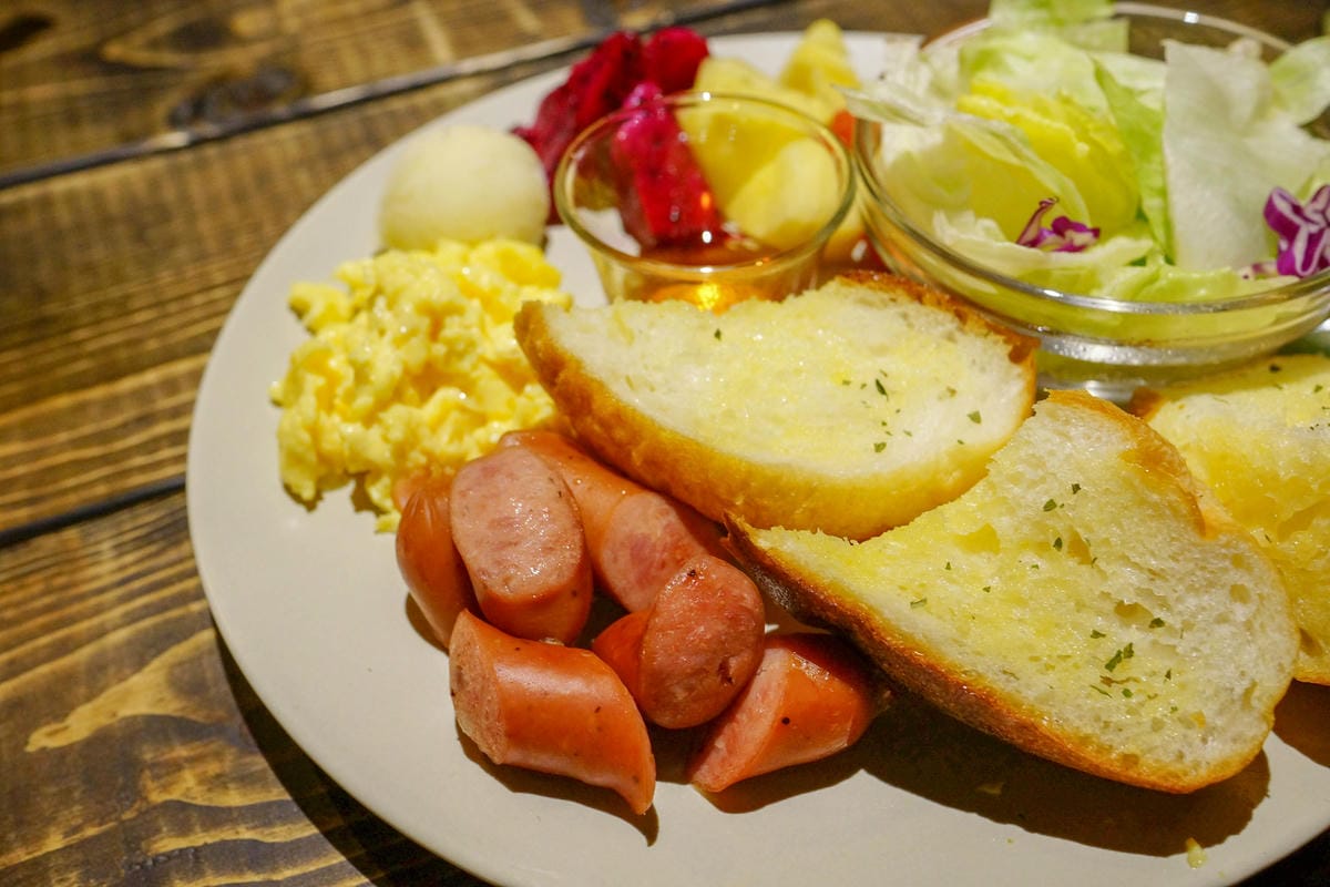 台中草悟道住宿　綠宿行旅Green Hotel　環保旅店榮獲三星級　LED心之光牆放煙火親子互動更有趣７５.jpg