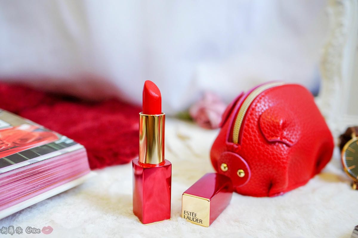 迎接2019火紅的新春豬年 ESTEE LAUDER 雅詩蘭黛 新春鴻運限定組 開啟鴻運好兆頭 全球限量發財紅限定唇膏14.jpg 迎接2019火紅的新春豬年 ESTEE LAUDER 雅詩蘭黛 新春鴻運限定組 開啟鴻運好兆頭 全球限量發財紅限定唇膏14.jpg