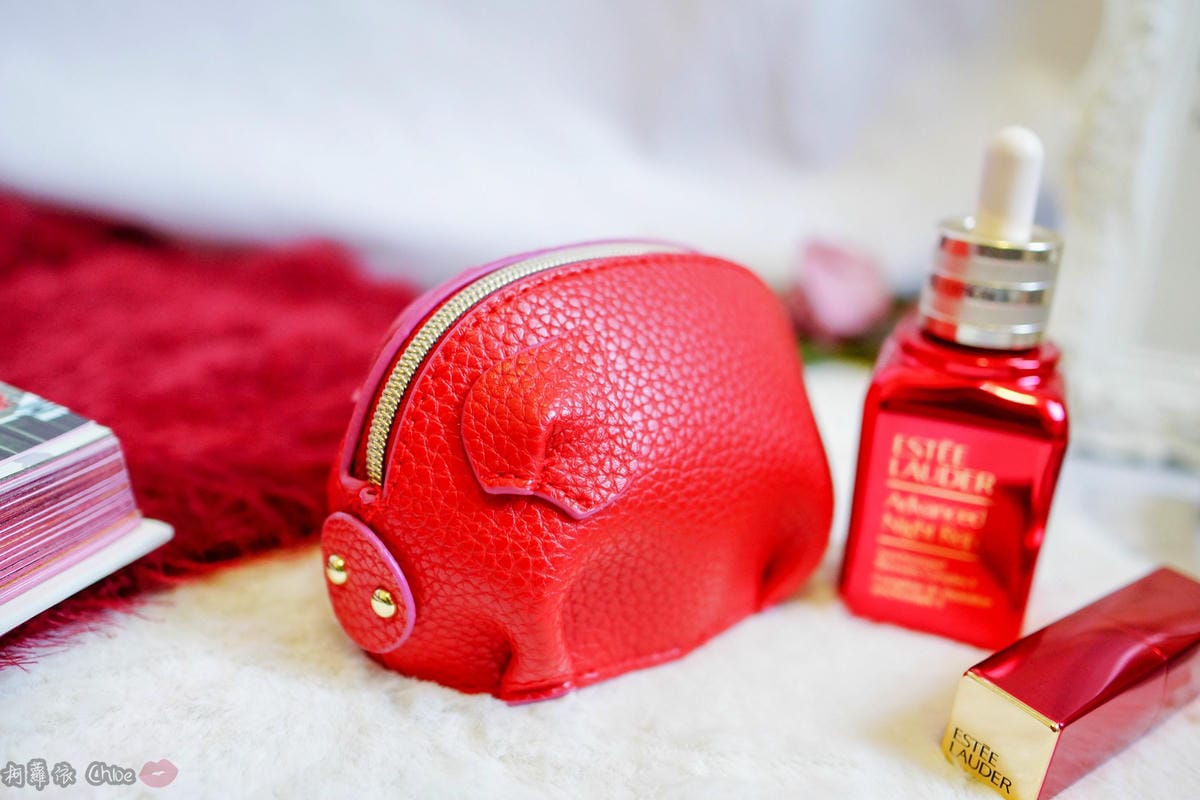 迎接2019火紅的新春豬年 ESTEE LAUDER 雅詩蘭黛 新春鴻運限定組 開啟鴻運好兆頭 全球限量發財紅限定唇膏22.jpg 迎接2019火紅的新春豬年 ESTEE LAUDER 雅詩蘭黛 新春鴻運限定組 開啟鴻運好兆頭 全球限量發財紅限定唇膏22.jpg