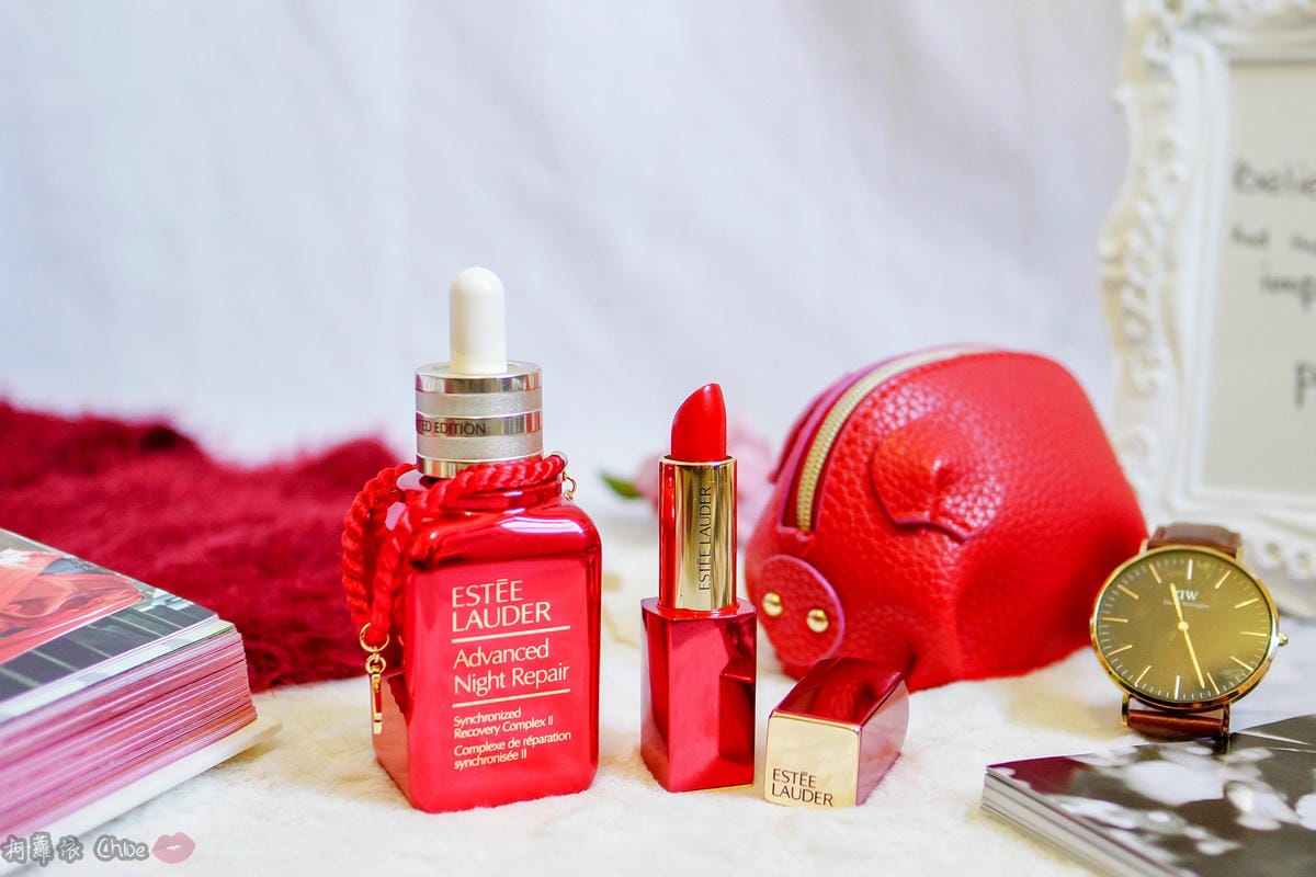 迎接2019火紅的新春豬年 ESTEE LAUDER 雅詩蘭黛 新春鴻運限定組 開啟鴻運好兆頭 全球限量發財紅限定唇膏2.jpg 迎接2019火紅的新春豬年 ESTEE LAUDER 雅詩蘭黛 新春鴻運限定組 開啟鴻運好兆頭 全球限量發財紅限定唇膏2.jpg