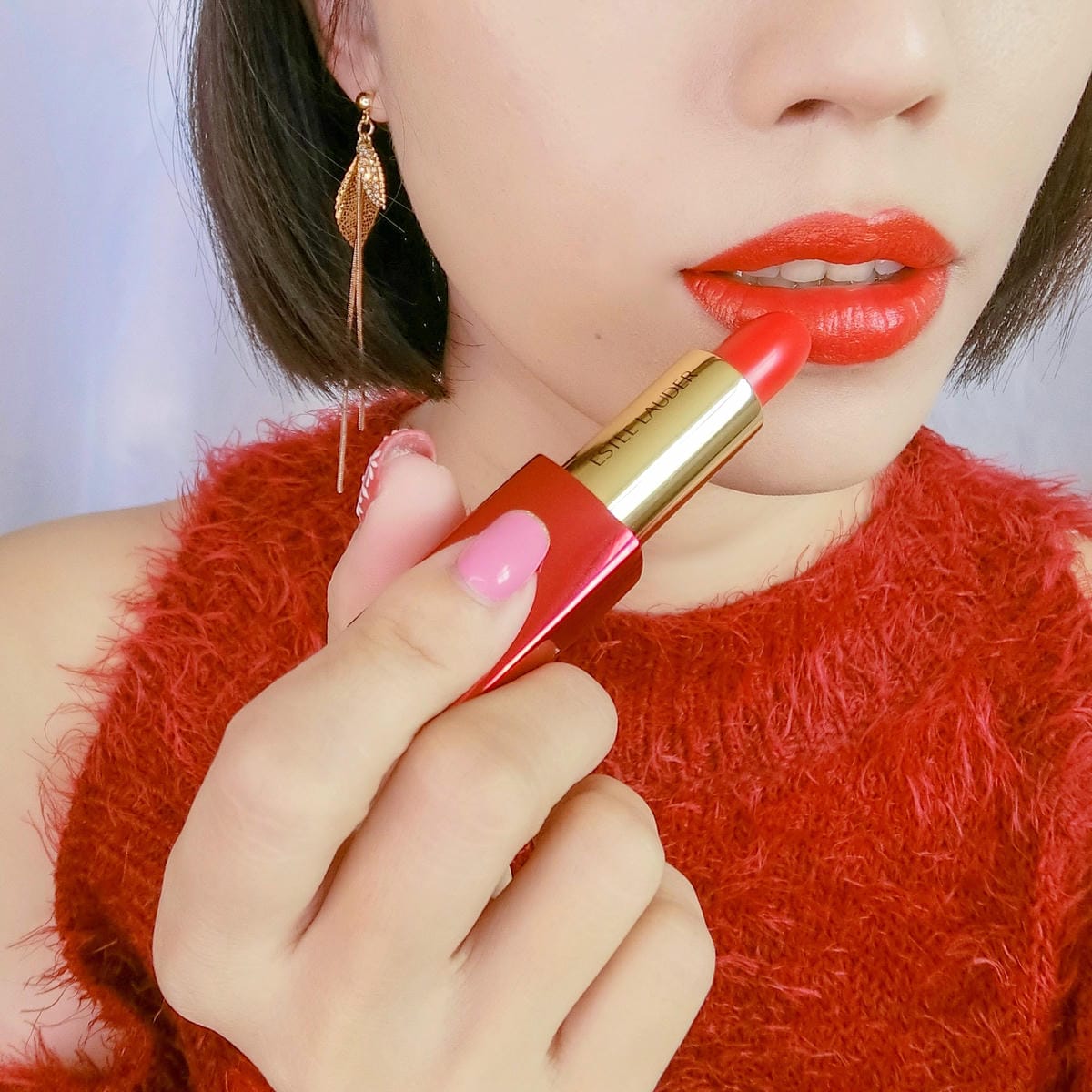 迎接2019火紅的新春豬年 ESTEE LAUDER 雅詩蘭黛 新春鴻運限定組 開啟鴻運好兆頭 全球限量發財紅限定唇膏18.jpg 迎接2019火紅的新春豬年 ESTEE LAUDER 雅詩蘭黛 新春鴻運限定組 開啟鴻運好兆頭 全球限量發財紅限定唇膏18.jpg