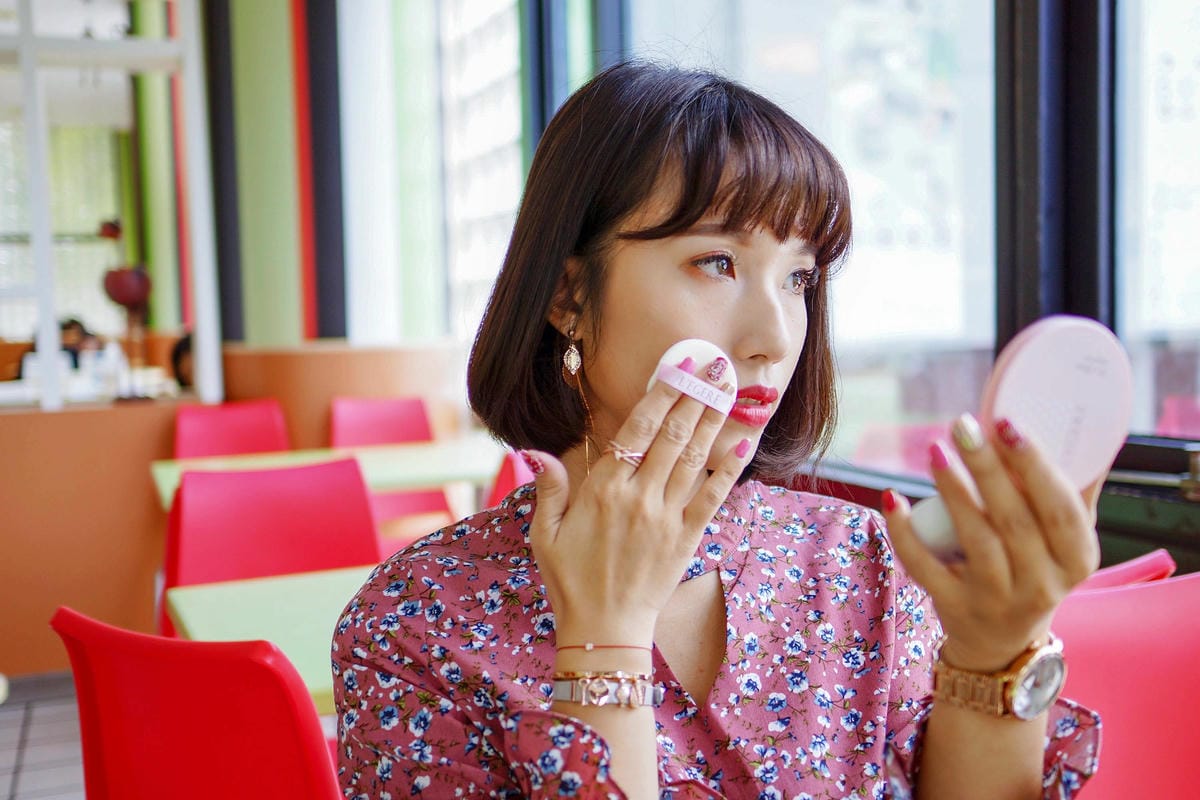 時尚媒體的心頭好!超越濾鏡APP 網美粉底必收L’egere蘭吉兒玩鎂光-水光透潤粉底液蜜粉餅29.jpg 時尚媒體的心頭好!超越濾鏡APP 網美粉底必收L’egere蘭吉兒玩鎂光-水光透潤粉底液蜜粉餅29.jpg