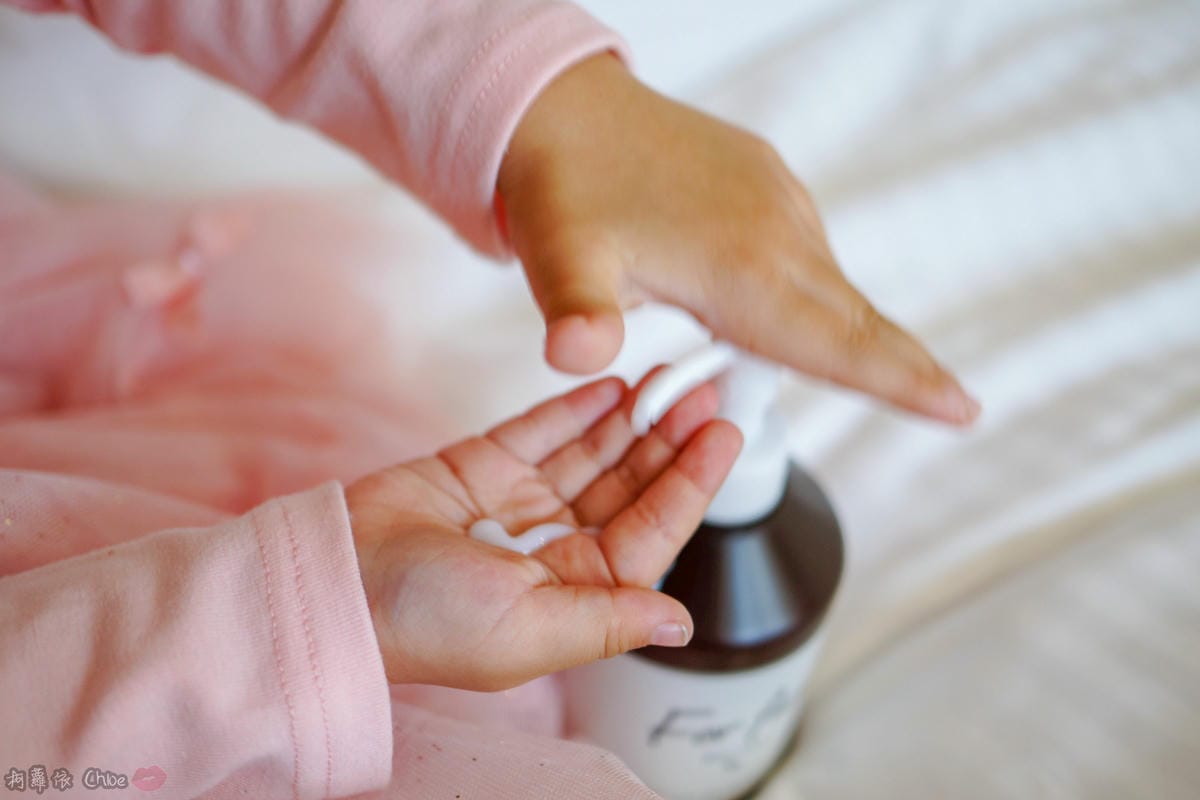 乳液推薦 水潤清爽感!全家人一起用 日本For fam Body lotion大容量保濕身體乳9.jpg 乳液推薦 水潤清爽感!全家人一起用 日本For fam Body lotion大容量保濕身體乳9.jpg