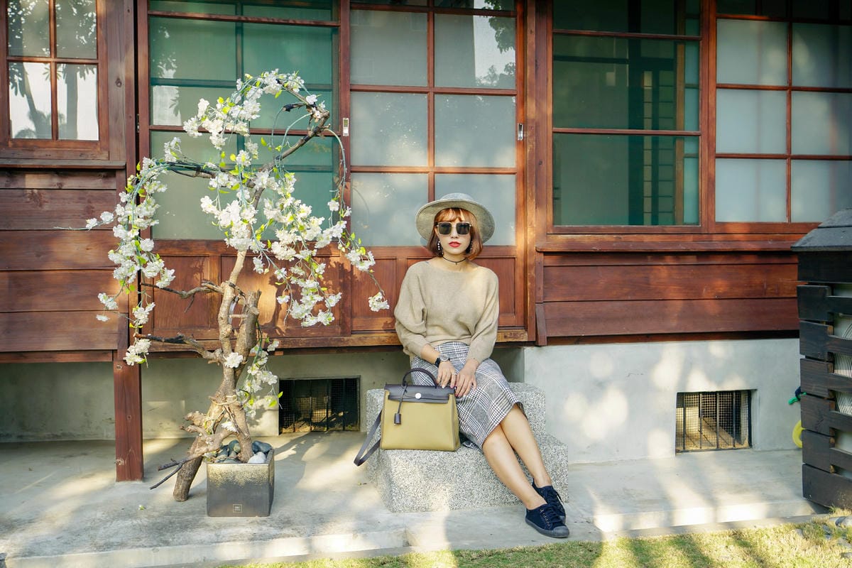 黑鞋X裙裝的五款穿搭LOOK BOOK Cienta 西班牙帆布鞋 親子鞋首選24.jpg 黑鞋X裙裝的五款穿搭LOOK BOOK Cienta 西班牙帆布鞋 親子鞋首選24.jpg