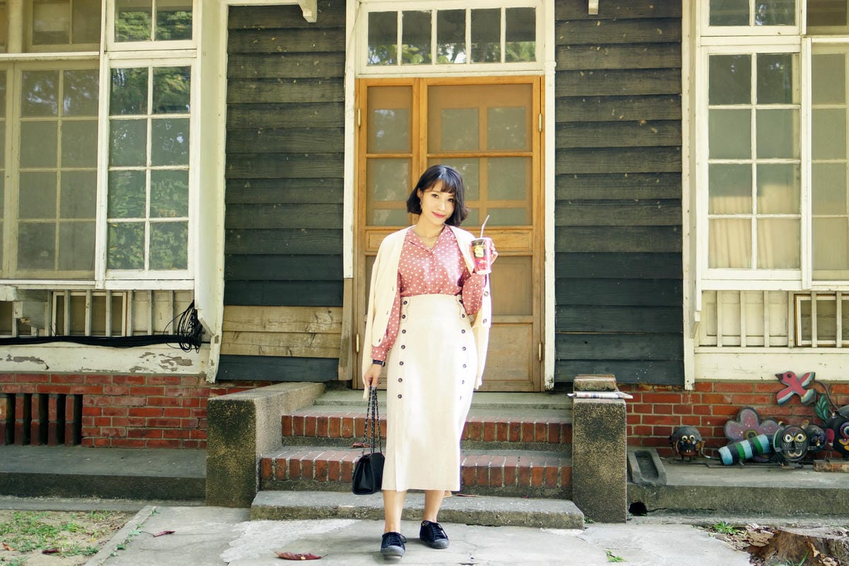 黑鞋X裙裝的五款穿搭LOOK BOOK Cienta 西班牙帆布鞋 親子鞋首選22.jpg 黑鞋X裙裝的五款穿搭LOOK BOOK Cienta 西班牙帆布鞋 親子鞋首選22.jpg