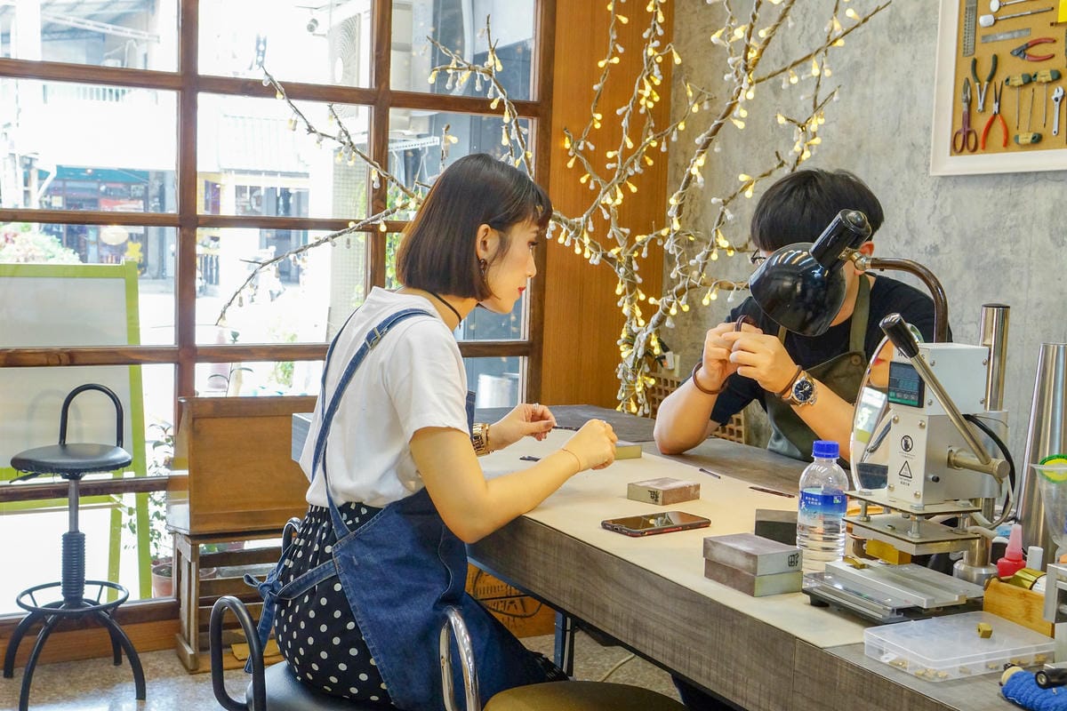 台南眼鏡 體驗一日職人 客製化眼鏡 框不住的記憶 吾鏡 手作眼鏡坊19.jpg 台南眼鏡 體驗一日職人 客製化眼鏡 框不住的記憶 吾鏡 手作眼鏡坊19.jpg