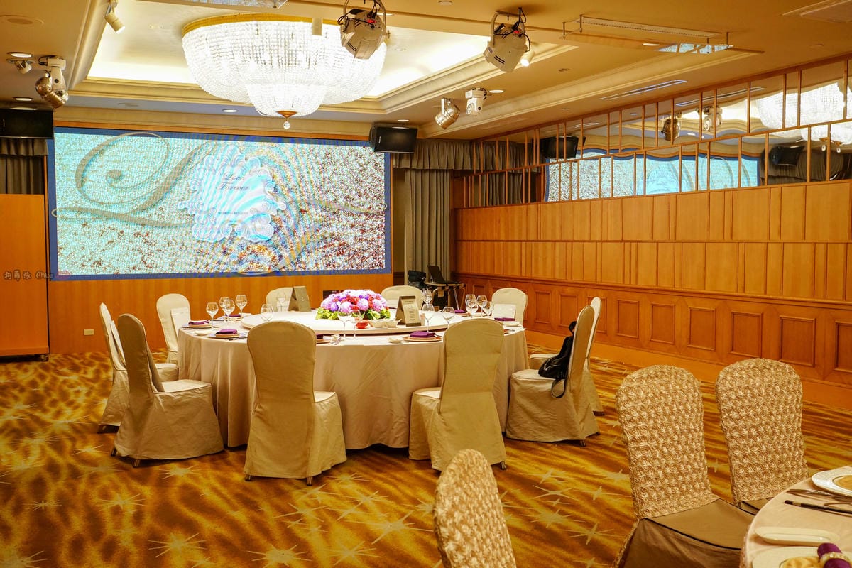 婚宴試菜|高雄漢來宴會廳 2019喜宴菜色 烘烤路易斯肋排超大器上桌3.jpg 婚宴試菜|高雄漢來宴會廳 2019喜宴菜色 烘烤路易斯肋排超大器上桌3.jpg