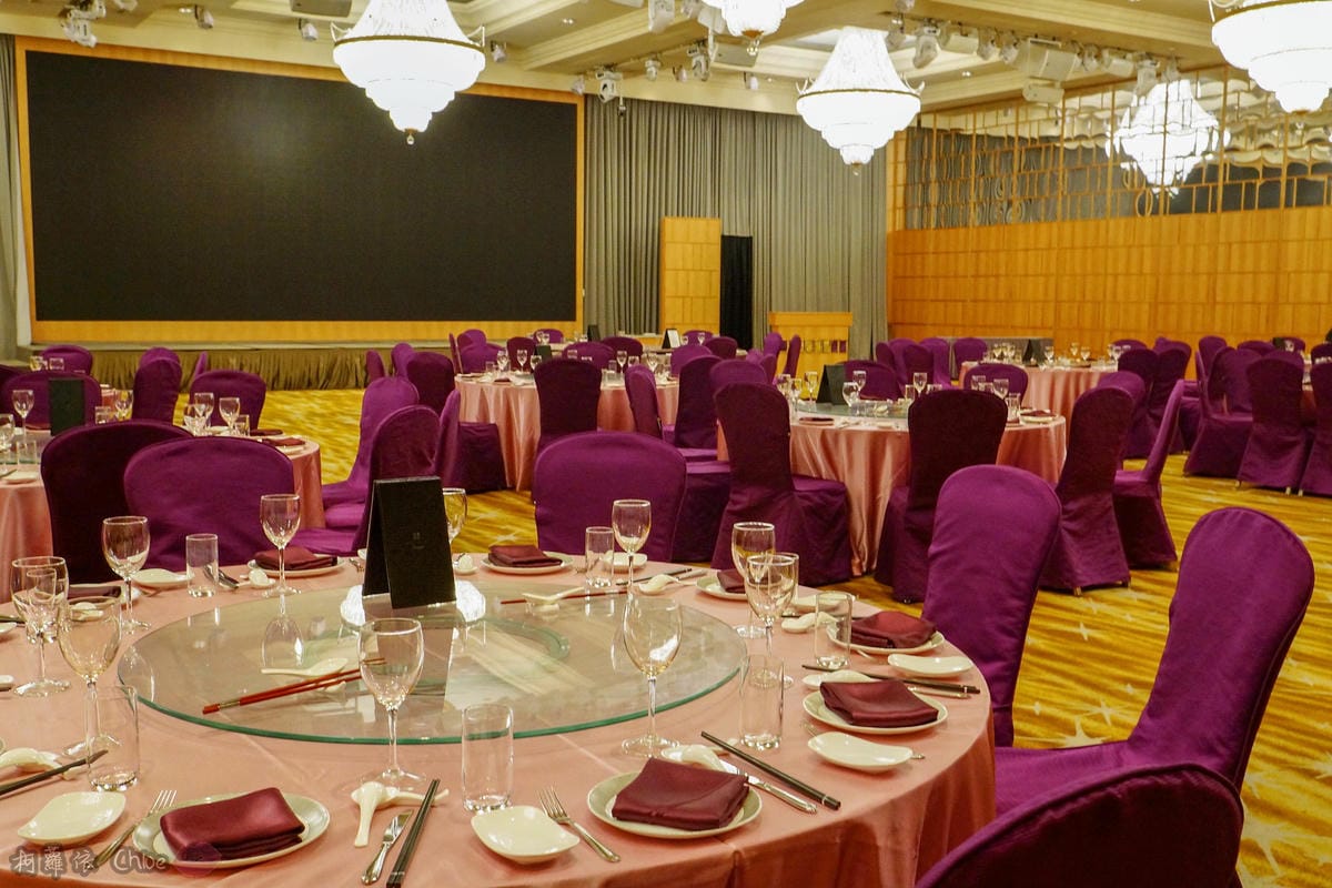 婚宴試菜|高雄漢來宴會廳 2019喜宴菜色 烘烤路易斯肋排超大器上桌1B.jpg 婚宴試菜|高雄漢來宴會廳 2019喜宴菜色 烘烤路易斯肋排超大器上桌1B.jpg