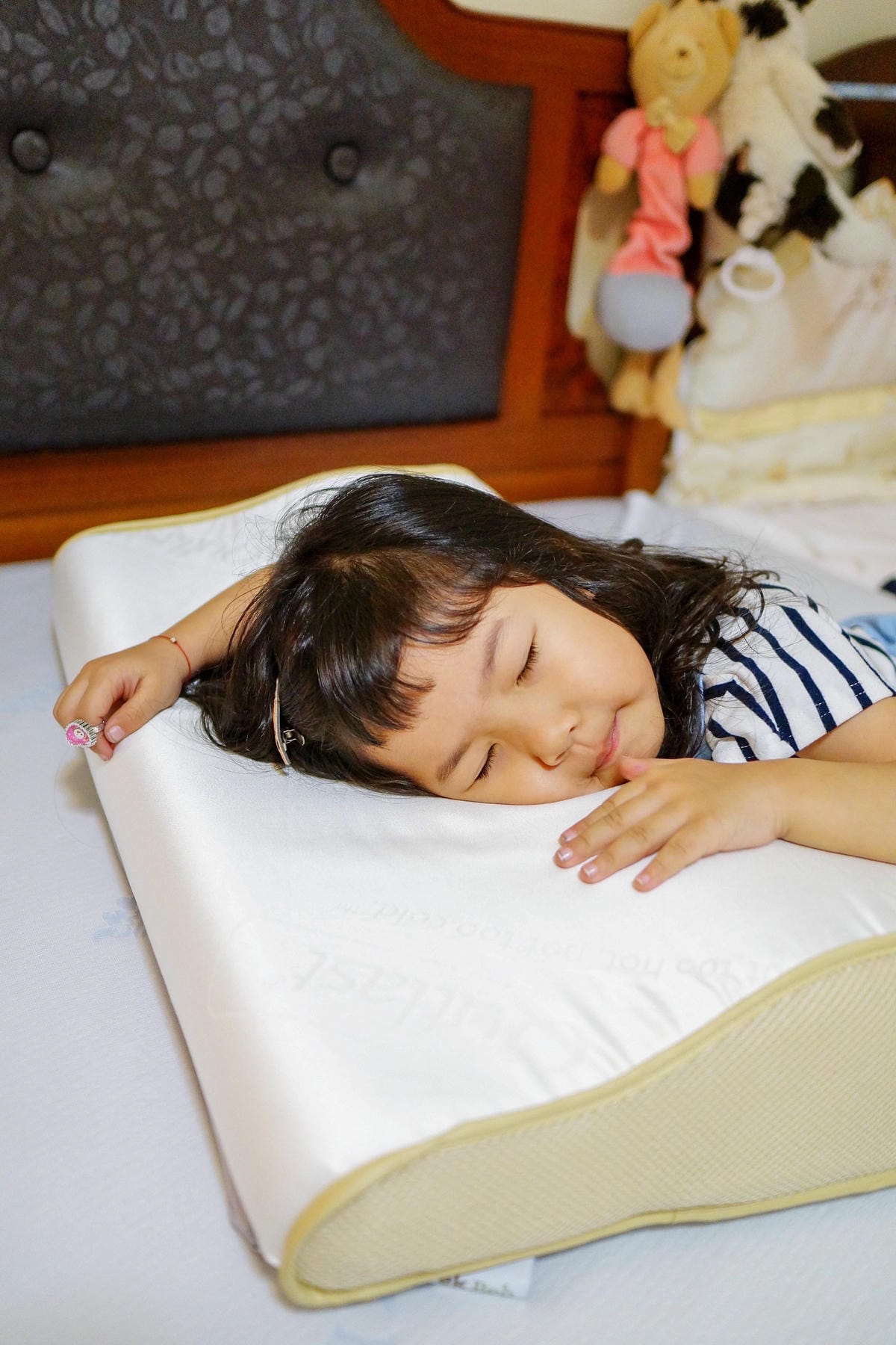 LifeStyle 德瑞克名床  親水涼感記憶枕2.0 正躺側躺怎麼睡都OK 記憶枕推薦27.jpg