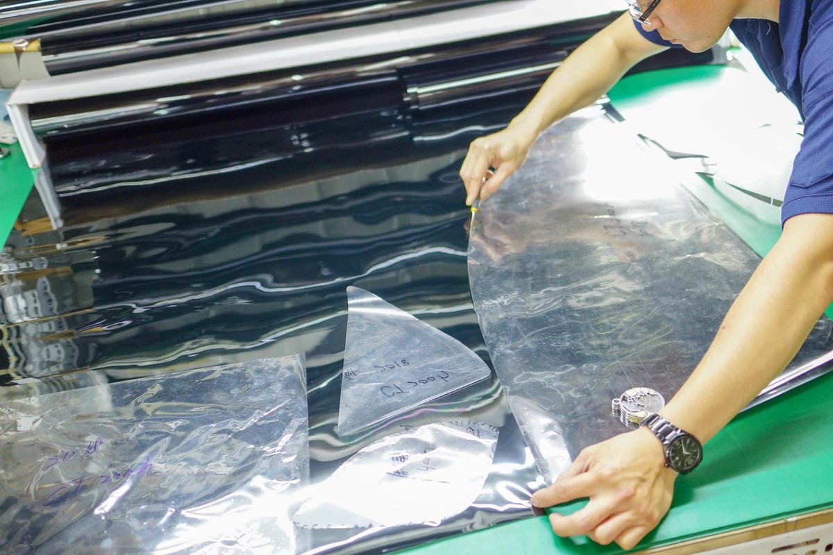 汽車隔熱紙推薦 carlife頂級奈米陶瓷膜X-35 X-10 高透光 隱密性高 讓愛車提升質感更帥氣!!13.jpg 汽車隔熱紙推薦 carlife頂級奈米陶瓷膜X-35 X-10 高透光 隱密性高 讓愛車提升質感更帥氣!!13.jpg