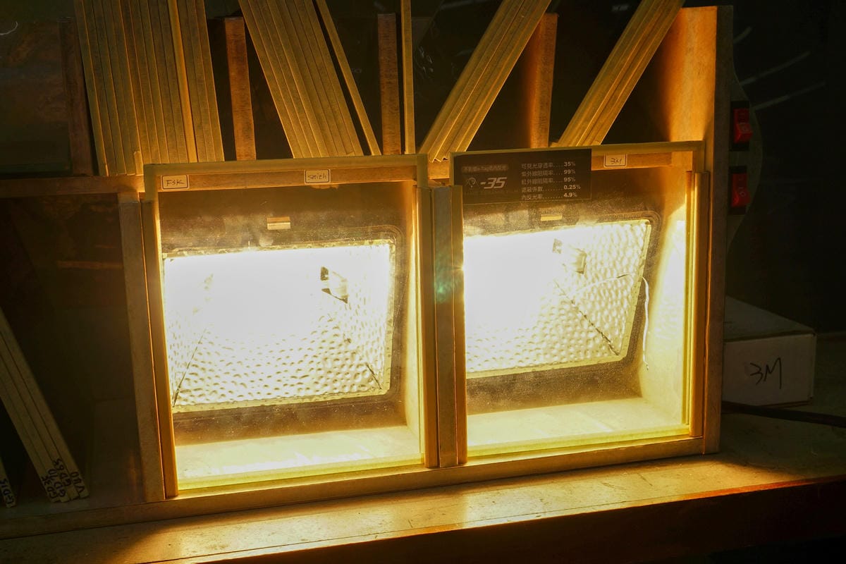 汽車隔熱紙推薦 carlife頂級奈米陶瓷膜X-35 X-10 高透光 隱密性高 讓愛車提升質感更帥氣!!9.jpg 汽車隔熱紙推薦 carlife頂級奈米陶瓷膜X-35 X-10 高透光 隱密性高 讓愛車提升質感更帥氣!!9.jpg