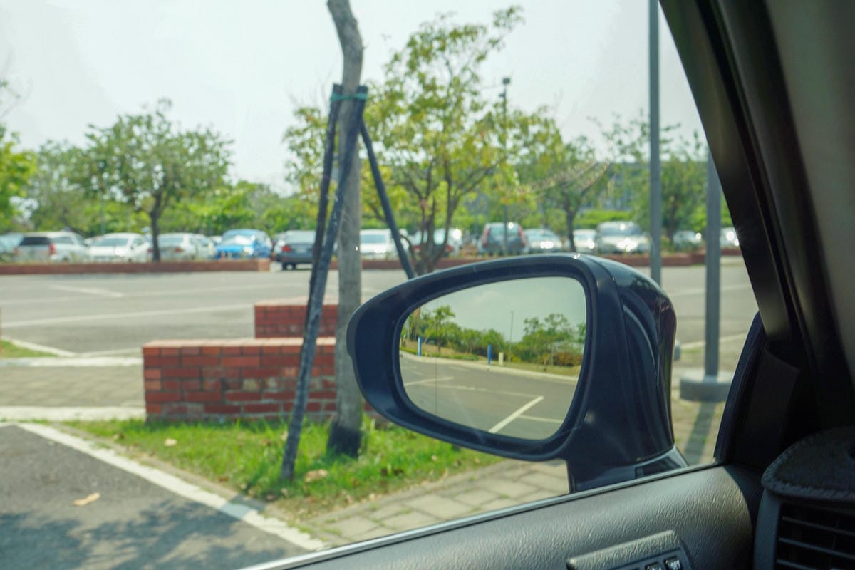 汽車隔熱紙推薦 carlife頂級奈米陶瓷膜X-35 X-10 高透光 隱密性高 讓愛車提升質感更帥氣!!40.jpg 汽車隔熱紙推薦 carlife頂級奈米陶瓷膜X-35 X-10 高透光 隱密性高 讓愛車提升質感更帥氣!!40.jpg