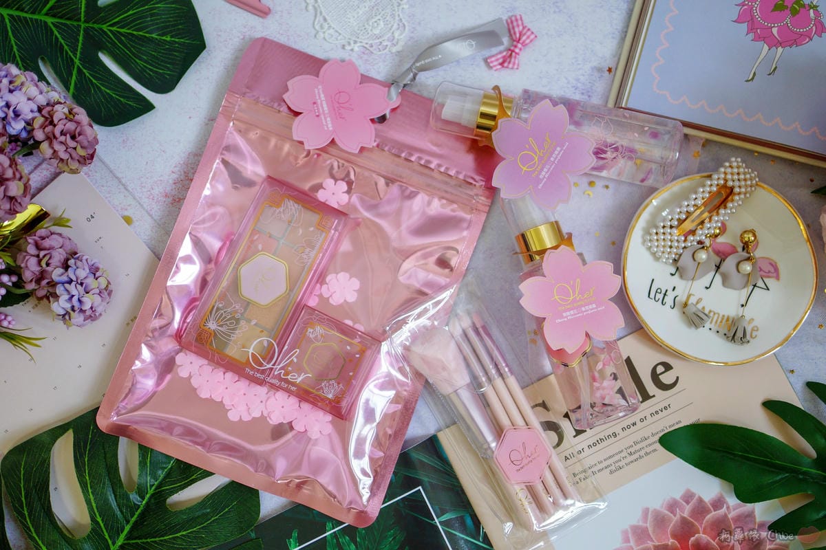 彩妝 極致夢幻櫻花系妝容!新手好駕馭Q’her植感微醺櫻花系列2.jpg 彩妝 極致夢幻櫻花系妝容!新手好駕馭Q’her植感微醺櫻花系列2.jpg