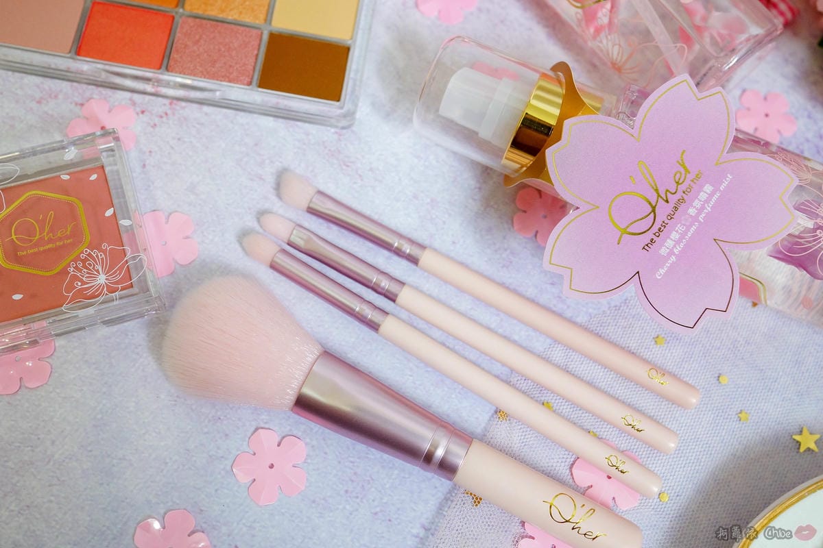 彩妝 極致夢幻櫻花系妝容!新手好駕馭Q’her植感微醺櫻花系列13.jpg 彩妝 極致夢幻櫻花系妝容!新手好駕馭Q’her植感微醺櫻花系列13.jpg