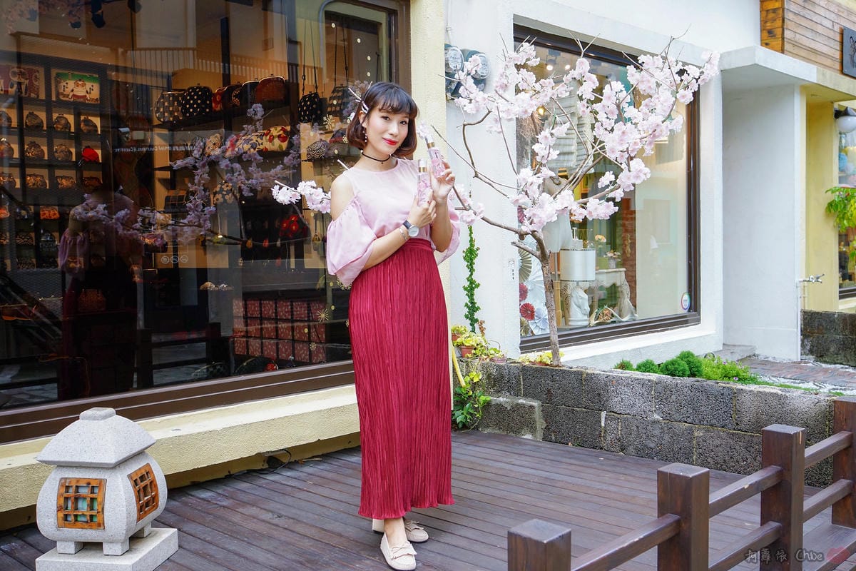 彩妝 極致夢幻櫻花系妝容!新手好駕馭Q’her植感微醺櫻花系列33.jpg 彩妝 極致夢幻櫻花系妝容!新手好駕馭Q’her植感微醺櫻花系列33.jpg