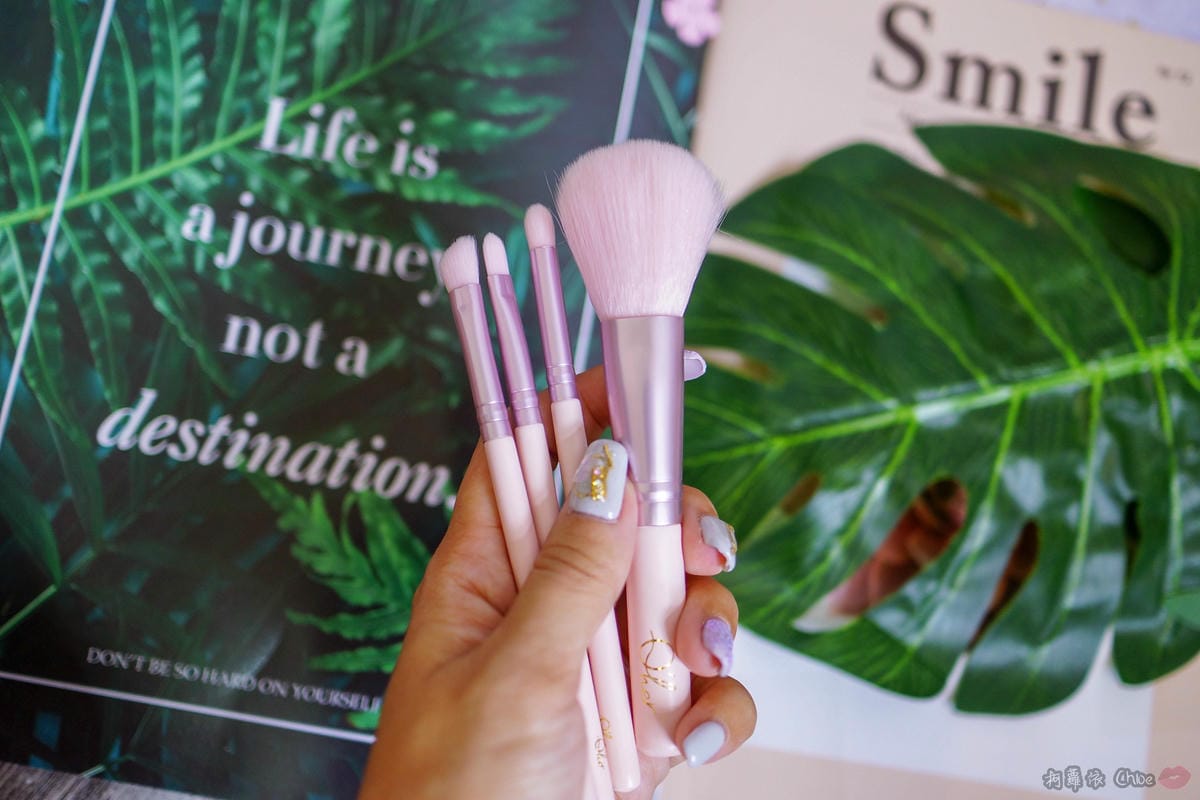 彩妝 極致夢幻櫻花系妝容!新手好駕馭Q’her植感微醺櫻花系列12.jpg 彩妝 極致夢幻櫻花系妝容!新手好駕馭Q’her植感微醺櫻花系列12.jpg