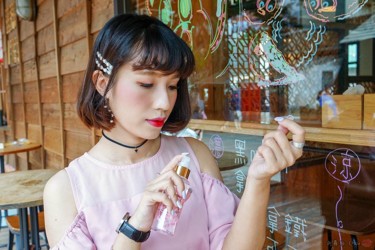 彩妝 極致夢幻櫻花系妝容!新手好駕馭Q’her植感微醺櫻花系列32.jpg 彩妝 極致夢幻櫻花系妝容!新手好駕馭Q’her植感微醺櫻花系列32.jpg