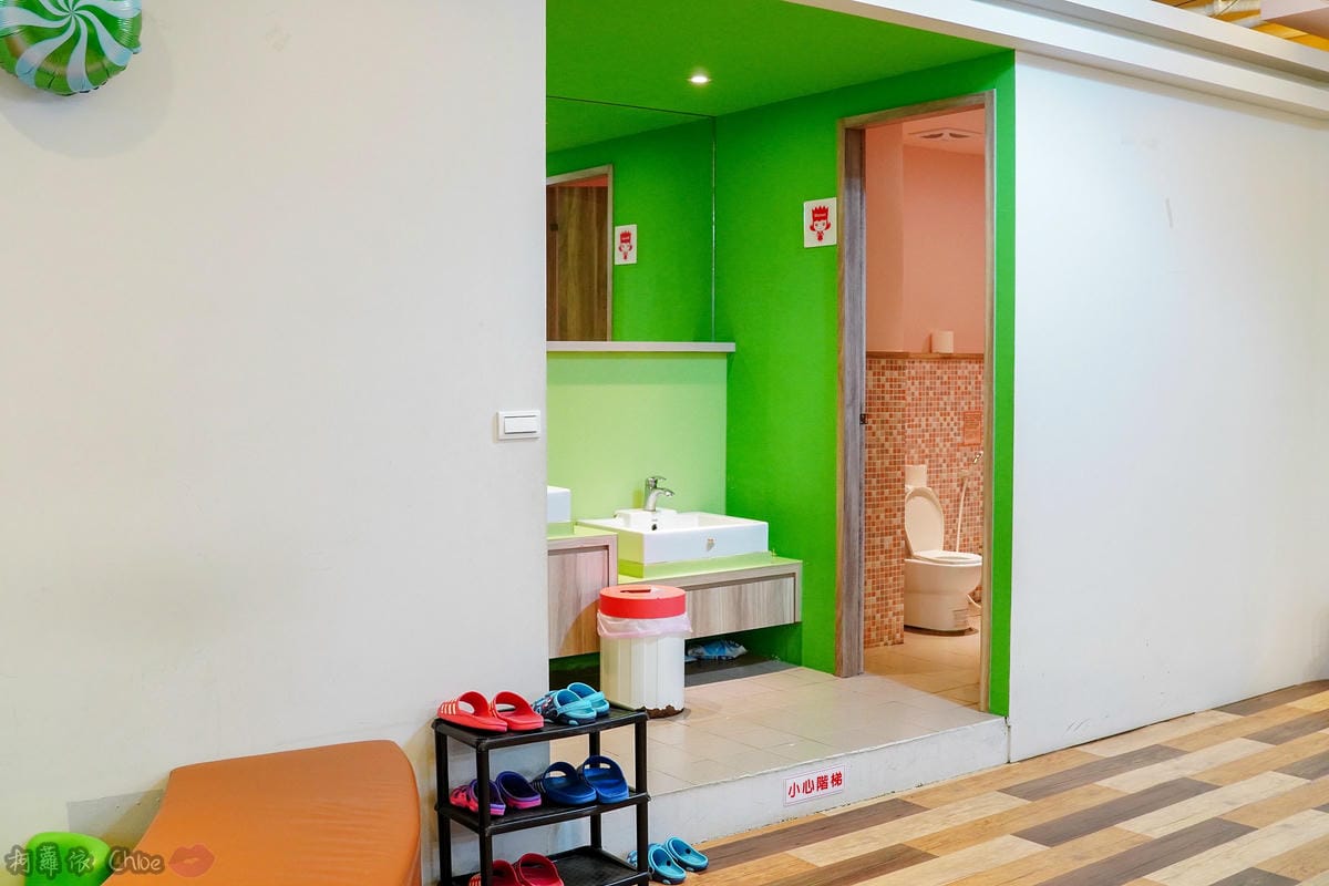 台南親子餐廳 餐點美味多樣選擇!高評價 【童樂島親子餐廳】 聚會抓週場地 沙坑、滑梯、球池超好玩37.jpg 台南親子餐廳 餐點美味多樣選擇!高評價 【童樂島親子餐廳】 聚會抓週場地 沙坑、滑梯、球池超好玩37.jpg