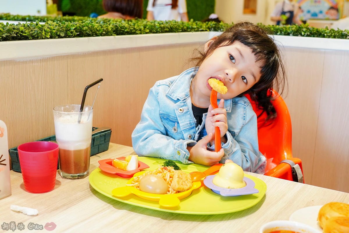 台南親子餐廳 餐點美味多樣選擇!高評價 【童樂島親子餐廳】 聚會抓週場地 沙坑、滑梯、球池超好玩14.jpg 台南親子餐廳 餐點美味多樣選擇!高評價 【童樂島親子餐廳】 聚會抓週場地 沙坑、滑梯、球池超好玩14.jpg