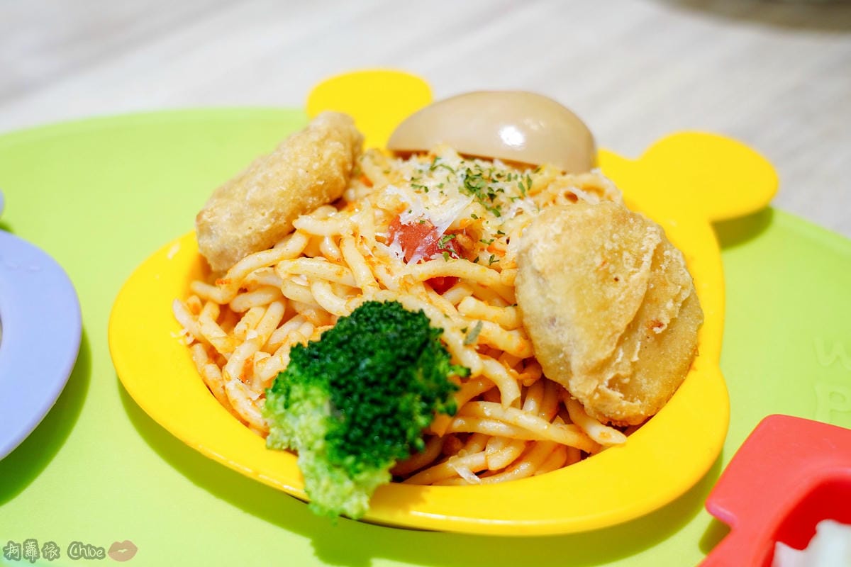 台南親子餐廳 餐點美味多樣選擇!高評價 【童樂島親子餐廳】 聚會抓週場地 沙坑、滑梯、球池超好玩12.jpg 台南親子餐廳 餐點美味多樣選擇!高評價 【童樂島親子餐廳】 聚會抓週場地 沙坑、滑梯、球池超好玩12.jpg