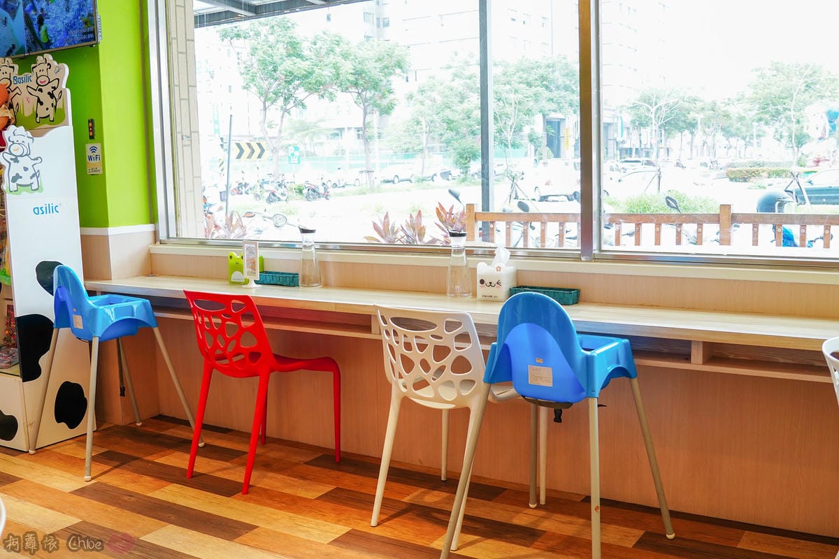 台南親子餐廳 餐點美味多樣選擇!高評價 【童樂島親子餐廳】 聚會抓週場地 沙坑、滑梯、球池超好玩6.jpg 台南親子餐廳 餐點美味多樣選擇!高評價 【童樂島親子餐廳】 聚會抓週場地 沙坑、滑梯、球池超好玩6.jpg
