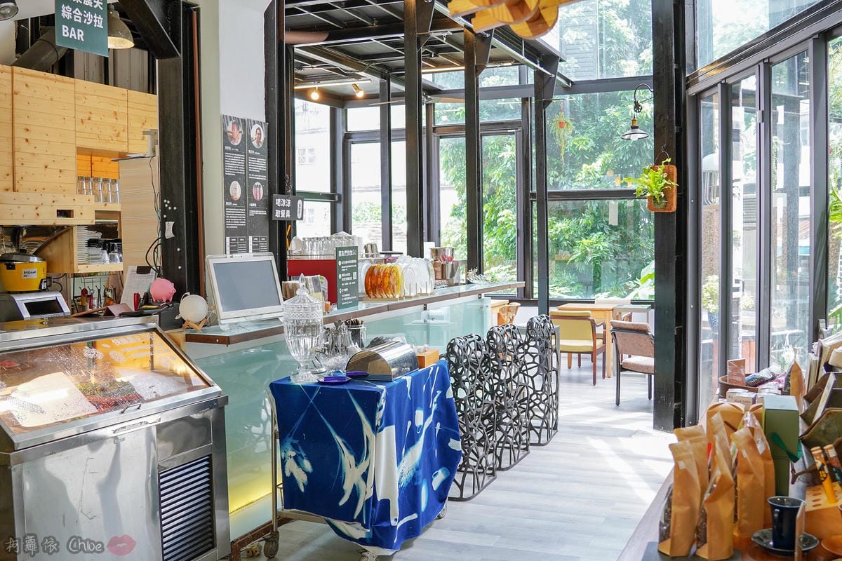 台南美食 中西區早午餐 窖地家食堂餐廳 友善小農好食材 以Modern Fan摩登扇融入清朝老宅邸 特色餐廳 改良式旗袍體驗10.jpg 台南美食 中西區早午餐 窖地家食堂餐廳 友善小農好食材 以Modern Fan摩登扇融入清朝老宅邸 特色餐廳 改良式旗袍體驗10.jpg