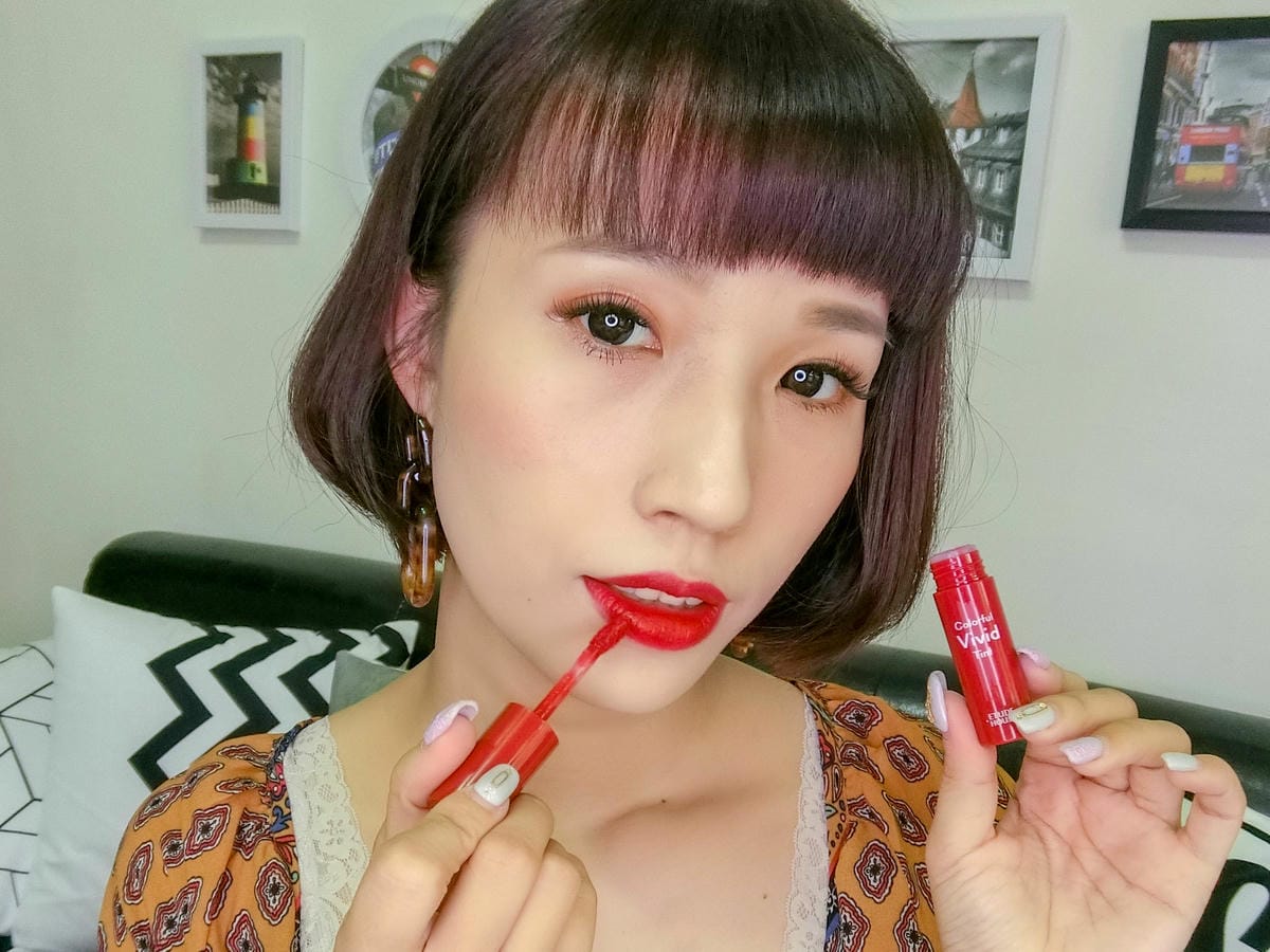 添加薄荷成分,塗抹起來有一種清涼感,不顯唇紋超飽和.jpg 添加薄荷成分,塗抹起來有一種清涼感,不顯唇紋超飽和.jpg