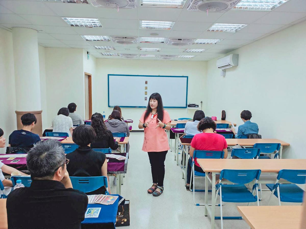 課程推薦 帶著孩子一起學習 親子寶貝3C3Q積木班 救國團提供豐富的多元課程 全台均有學習中心心靈能量塔羅占卜.jpg 課程推薦 帶著孩子一起學習 親子寶貝3C3Q積木班 救國團提供豐富的多元課程 全台均有學習中心心靈能量塔羅占卜.jpg