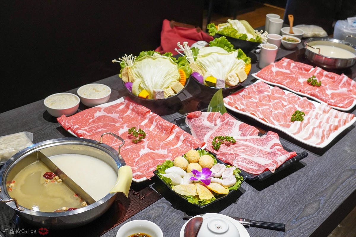 高雄火鍋 家庭聚餐推薦 和牛海鮮火鍋 澎湃浮誇系海鮮、巧克力和牛通通在舞古賀鍋物專門店 近瑞豐夜市12.jpg 高雄火鍋 家庭聚餐推薦 和牛海鮮火鍋 澎湃浮誇系海鮮、巧克力和牛通通在舞古賀鍋物專門店 近瑞豐夜市12.jpg