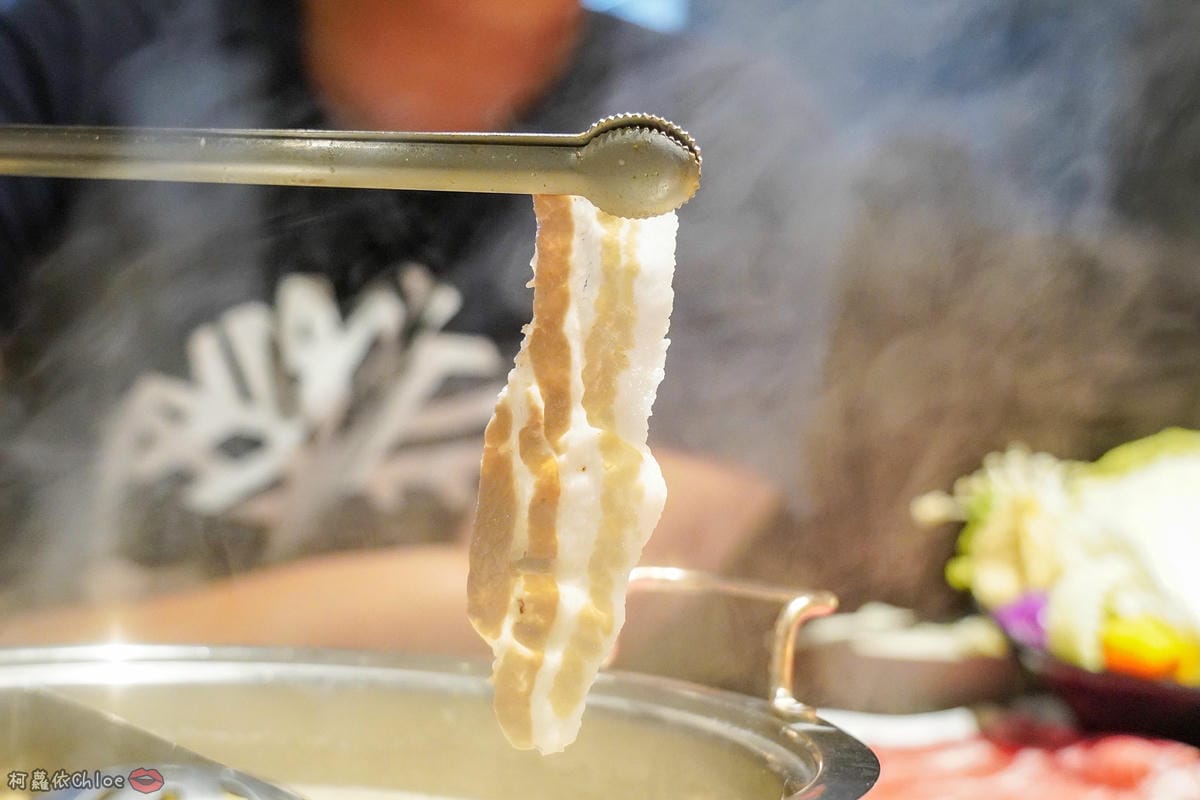 高雄火鍋 家庭聚餐推薦 和牛海鮮火鍋 澎湃浮誇系海鮮、巧克力和牛通通在舞古賀鍋物專門店 近瑞豐夜市24.jpg 高雄火鍋 家庭聚餐推薦 和牛海鮮火鍋 澎湃浮誇系海鮮、巧克力和牛通通在舞古賀鍋物專門店 近瑞豐夜市24.jpg