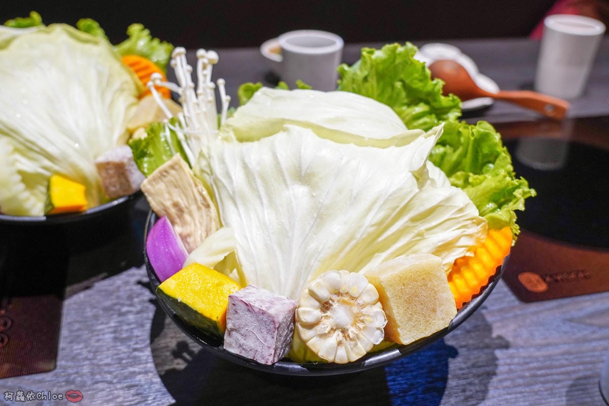高雄火鍋 家庭聚餐推薦 和牛海鮮火鍋 澎湃浮誇系海鮮、巧克力和牛通通在舞古賀鍋物專門店 近瑞豐夜市15.jpg 高雄火鍋 家庭聚餐推薦 和牛海鮮火鍋 澎湃浮誇系海鮮、巧克力和牛通通在舞古賀鍋物專門店 近瑞豐夜市15.jpg