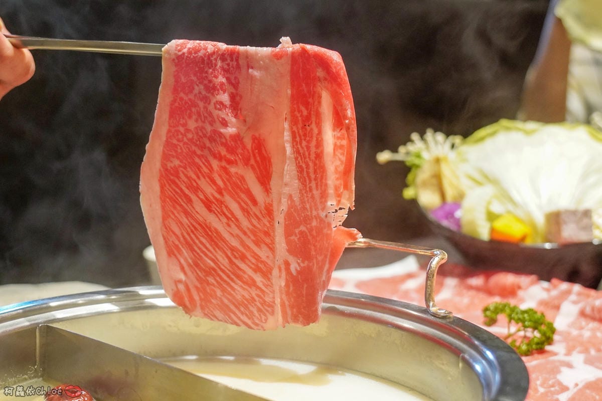 高雄火鍋 家庭聚餐推薦 和牛海鮮火鍋 澎湃浮誇系海鮮、巧克力和牛通通在舞古賀鍋物專門店 近瑞豐夜市19.jpg 高雄火鍋 家庭聚餐推薦 和牛海鮮火鍋 澎湃浮誇系海鮮、巧克力和牛通通在舞古賀鍋物專門店 近瑞豐夜市19.jpg