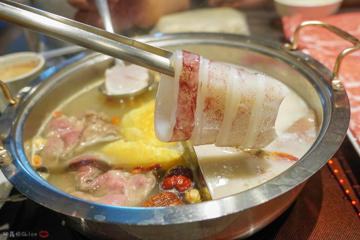 高雄火鍋 家庭聚餐推薦 和牛海鮮火鍋 澎湃浮誇系海鮮、巧克力和牛通通在舞古賀鍋物專門店 近瑞豐夜市33.jpg 高雄火鍋 家庭聚餐推薦 和牛海鮮火鍋 澎湃浮誇系海鮮、巧克力和牛通通在舞古賀鍋物專門店 近瑞豐夜市33.jpg