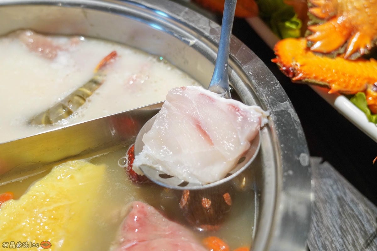 高雄火鍋 家庭聚餐推薦 和牛海鮮火鍋 澎湃浮誇系海鮮、巧克力和牛通通在舞古賀鍋物專門店 近瑞豐夜市32.jpg 高雄火鍋 家庭聚餐推薦 和牛海鮮火鍋 澎湃浮誇系海鮮、巧克力和牛通通在舞古賀鍋物專門店 近瑞豐夜市32.jpg