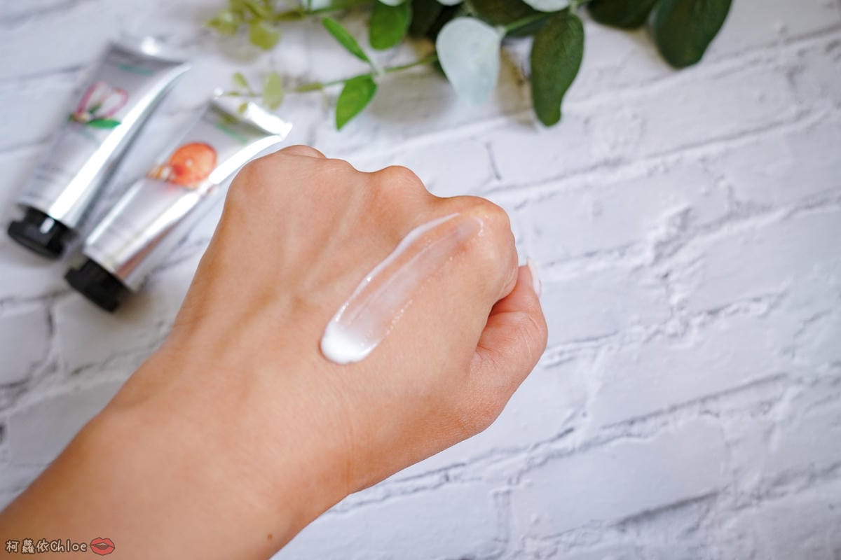 荷蘭明星植萃 抹出療癒果香~VOGUE 7月號2019 隨書附 GREENLAND護手霜30m x 29.jpg 荷蘭明星植萃 抹出療癒果香~VOGUE 7月號2019 隨書附 GREENLAND護手霜30m x 29.jpg