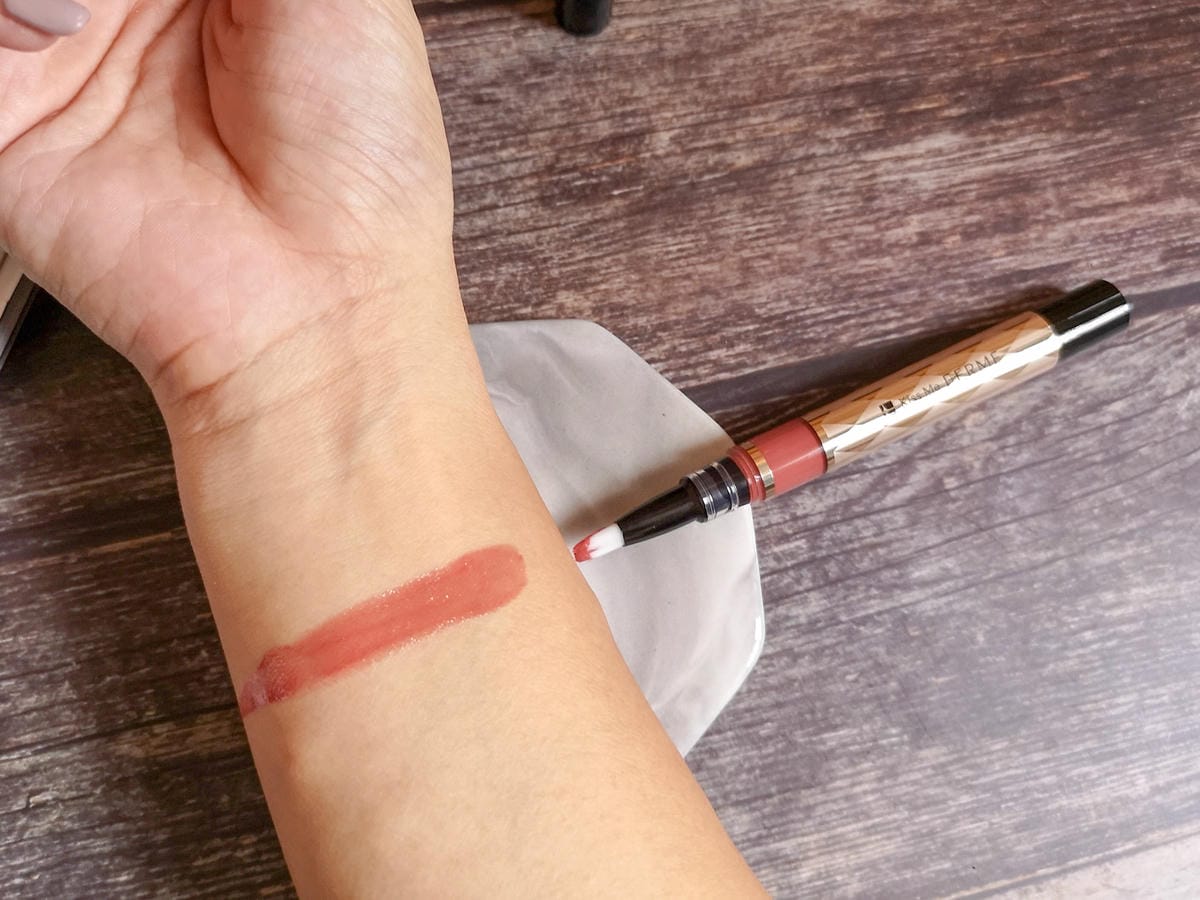 雜誌贈品 給雙唇水潤光澤好保濕!超美的奶茶色擇~VOGUE 8月號2019 隨書附KISSME 奇士美水漾繪色口紅筆#036.jpg 雜誌贈品 給雙唇水潤光澤好保濕!超美的奶茶色擇~VOGUE 8月號2019 隨書附KISSME 奇士美水漾繪色口紅筆#036.jpg