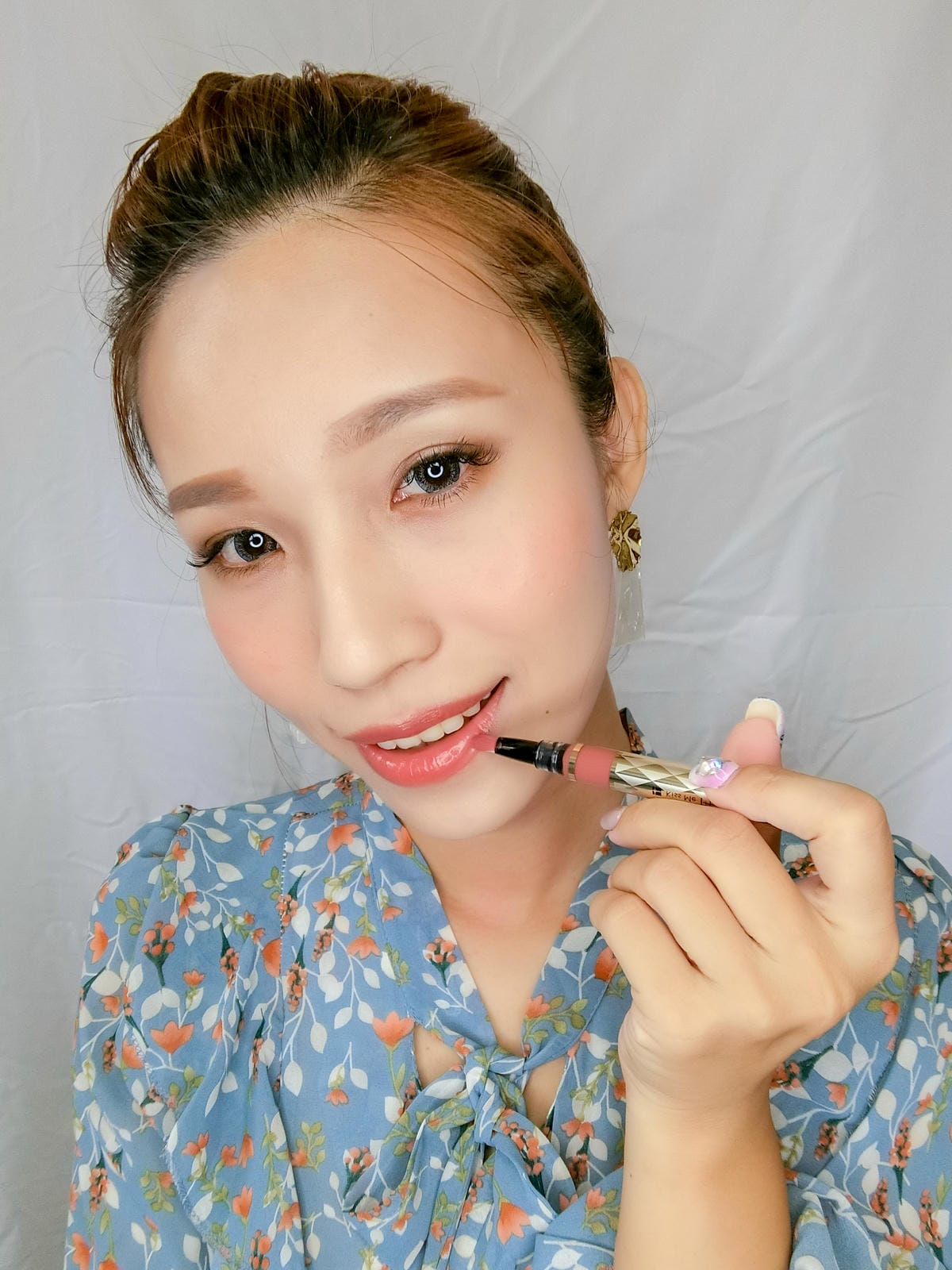 雜誌贈品 給雙唇水潤光澤好保濕!超美的奶茶色擇~VOGUE 8月號2019 隨書附KISSME 奇士美水漾繪色口紅筆#039.jpg 雜誌贈品 給雙唇水潤光澤好保濕!超美的奶茶色擇~VOGUE 8月號2019 隨書附KISSME 奇士美水漾繪色口紅筆#039.jpg