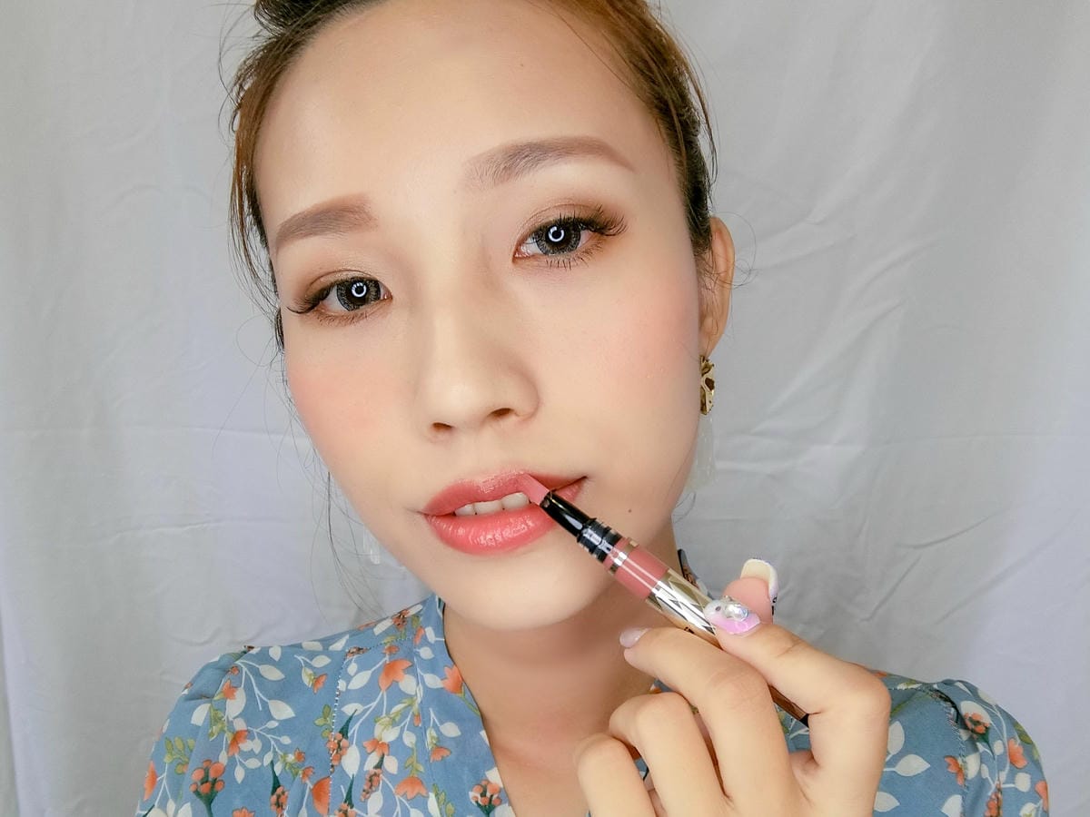 雜誌贈品 給雙唇水潤光澤好保濕!超美的奶茶色擇~VOGUE 8月號2019 隨書附KISSME 奇士美水漾繪色口紅筆#037.jpg 雜誌贈品 給雙唇水潤光澤好保濕!超美的奶茶色擇~VOGUE 8月號2019 隨書附KISSME 奇士美水漾繪色口紅筆#037.jpg