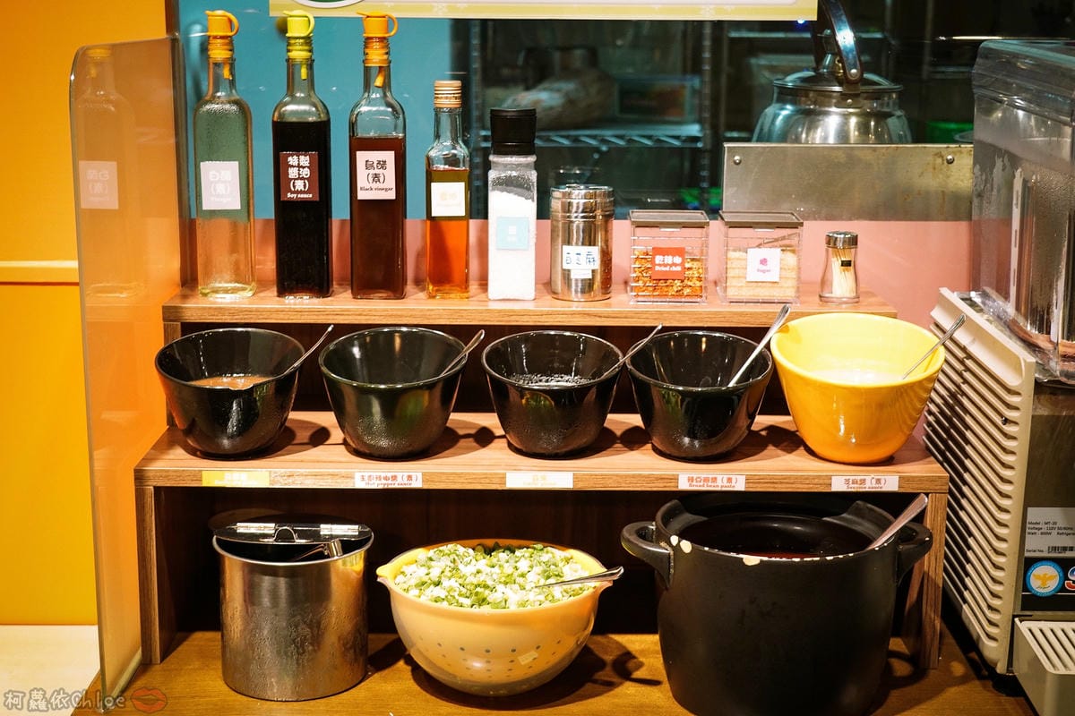 高雄三民區 茉荳獨享鍋 多種湯頭平價小火鍋 新推出燉燒鮮蛤鍋 滿滿蛤蠣超狂~17.jpg 高雄三民區 茉荳獨享鍋 多種湯頭平價小火鍋 新推出燉燒鮮蛤鍋 滿滿蛤蠣超狂~17.jpg