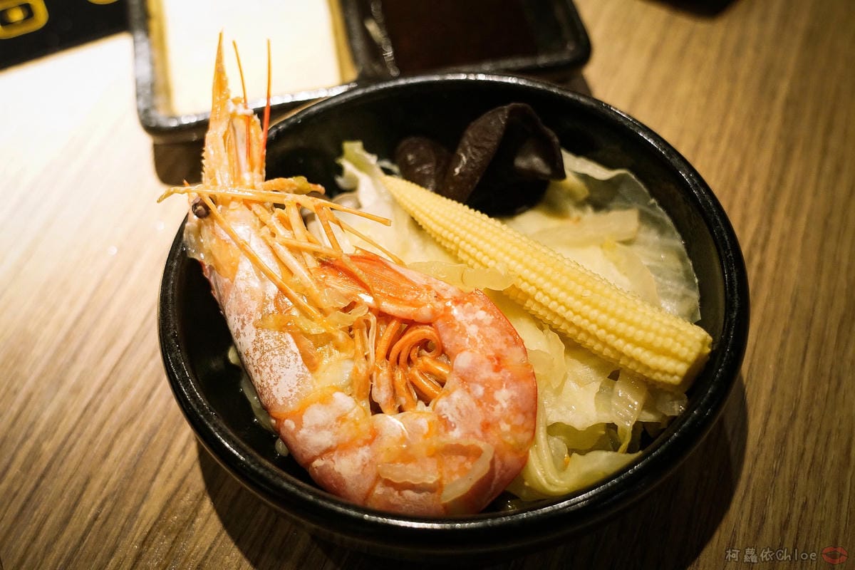 台北信義區 王鍋屋 - 酸白菜鍋專門店 昆布牛肉鍋登場!高端牛肉滿足饕客味蕾 經典海陸綜合必點帶皮黑毛豬五花38.jpg 台北信義區 王鍋屋 - 酸白菜鍋專門店 昆布牛肉鍋登場!高端牛肉滿足饕客味蕾 經典海陸綜合必點帶皮黑毛豬五花38.jpg
