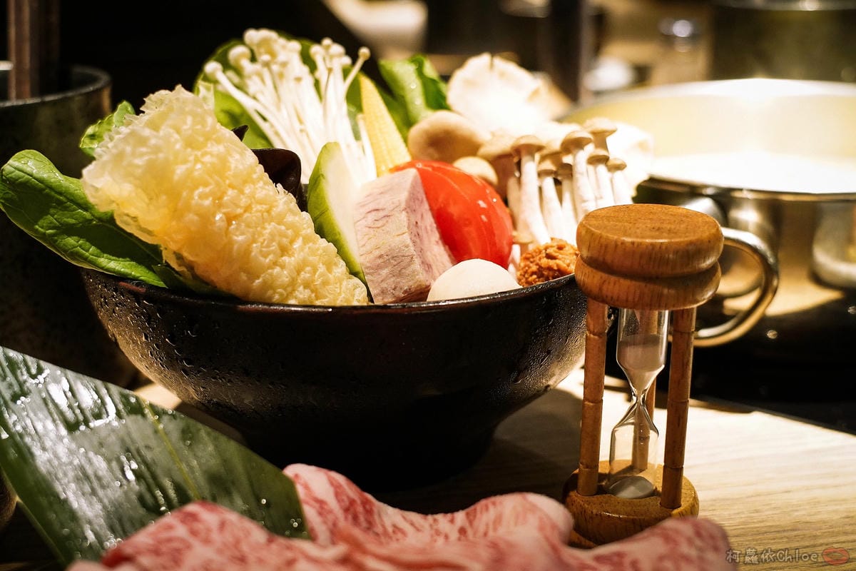台北信義區 王鍋屋 - 酸白菜鍋專門店 昆布牛肉鍋登場!高端牛肉滿足饕客味蕾 經典海陸綜合必點帶皮黑毛豬五花23.jpg 台北信義區 王鍋屋 - 酸白菜鍋專門店 昆布牛肉鍋登場!高端牛肉滿足饕客味蕾 經典海陸綜合必點帶皮黑毛豬五花23.jpg