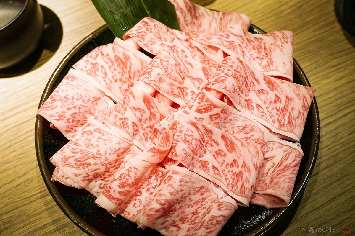 台北信義區 王鍋屋 - 酸白菜鍋專門店 昆布牛肉鍋登場!高端牛肉滿足饕客味蕾 經典海陸綜合必點帶皮黑毛豬五花16.jpg 台北信義區 王鍋屋 - 酸白菜鍋專門店 昆布牛肉鍋登場!高端牛肉滿足饕客味蕾 經典海陸綜合必點帶皮黑毛豬五花16.jpg