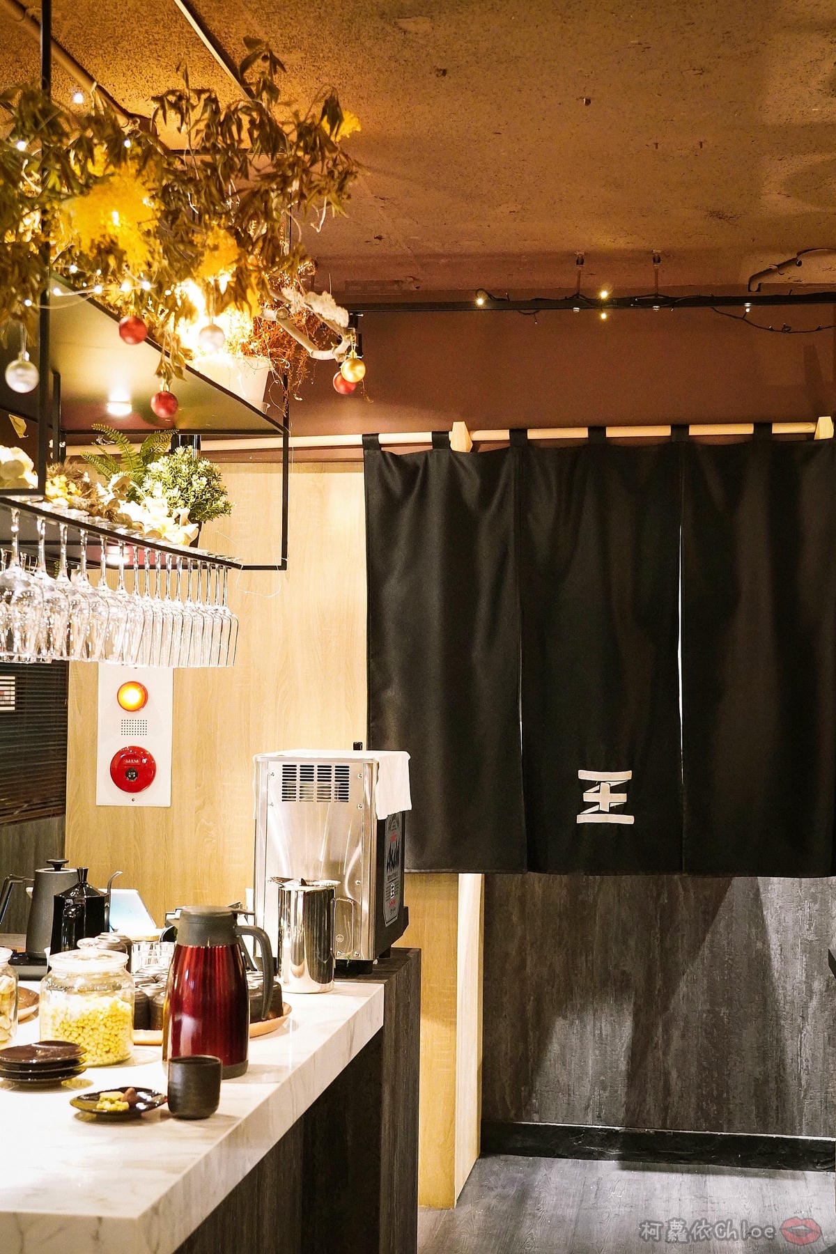 台北信義區 王鍋屋 - 酸白菜鍋專門店 昆布牛肉鍋登場!高端牛肉滿足饕客味蕾 經典海陸綜合必點帶皮黑毛豬五花5.jpg 台北信義區 王鍋屋 - 酸白菜鍋專門店 昆布牛肉鍋登場!高端牛肉滿足饕客味蕾 經典海陸綜合必點帶皮黑毛豬五花5.jpg