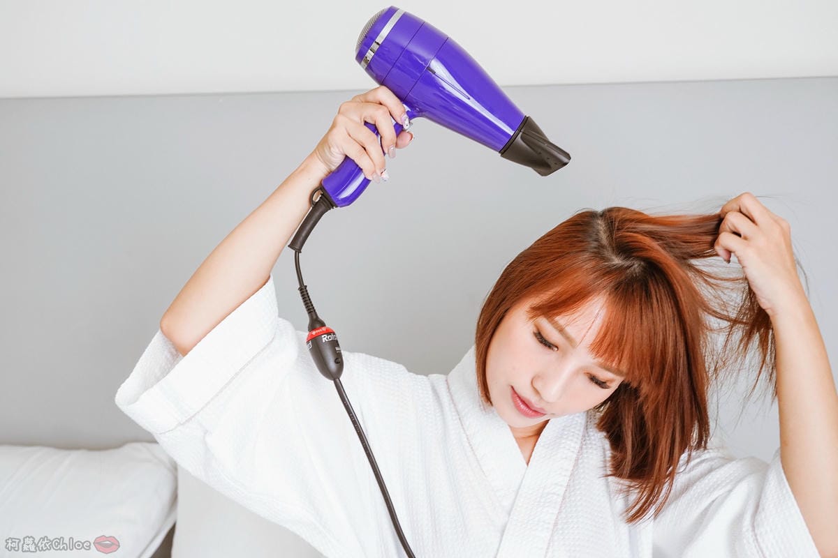 瑞士製造的神級吹風機! Valera維力諾負離子吹風機 三段溫控 護髮色速乾 #夢幻紫5.jpg 瑞士製造的神級吹風機! Valera維力諾負離子吹風機 三段溫控 護髮色速乾 #夢幻紫5.jpg