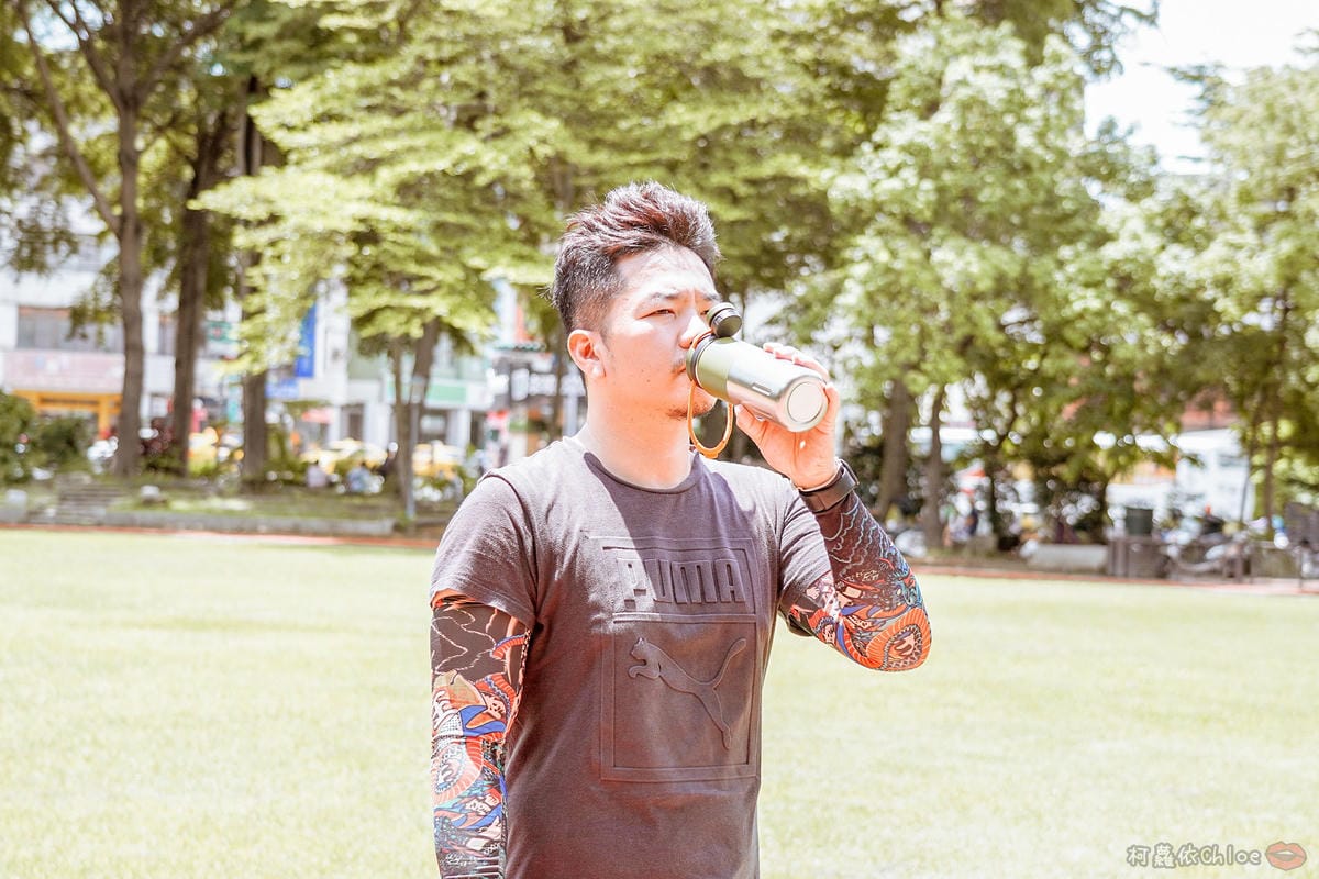 型男保養 男研堂多爪毛孔深卸液胺基酸多功能洗面乳 清潔多一步驟 油光OUT 清爽淨透有面子2.jpg 型男保養 男研堂多爪毛孔深卸液胺基酸多功能洗面乳 清潔多一步驟 油光OUT 清爽淨透有面子2.jpg