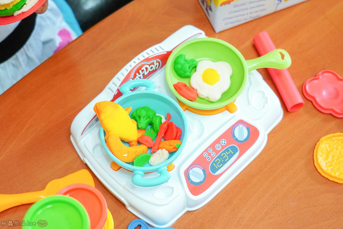 親子x開箱 樂天市場好窩生活節 動手玩創意 培樂多黏土 廚房系列 吱吱火爐料理組 發揮孩子的創造想像力27.jpg 親子x開箱 樂天市場好窩生活節 動手玩創意 培樂多黏土 廚房系列 吱吱火爐料理組 發揮孩子的創造想像力27.jpg